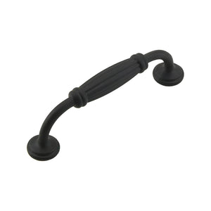 Black arched bar pull with a ribbed center and round mounts, 96 mm.