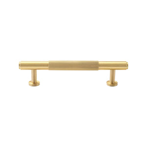 Brass-tone bar pull with a ribbed central grip and smooth ends, 96 mm, option No. 7.
