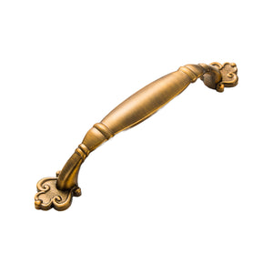 Bar pull with a tapered spindle grip and scrollwork end plates, variant #11, 128 mm.