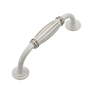 White bar pull with a fluted center, curved arms and round mounts, option No. 16, 96 mm.