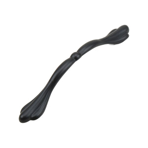Black curved bridge pull with leaf-shaped ends and a center collar, option No. 2, 128 mm.