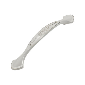 White arched bridge pull with a vine motif and flared feet, option No. 13, 128 mm.