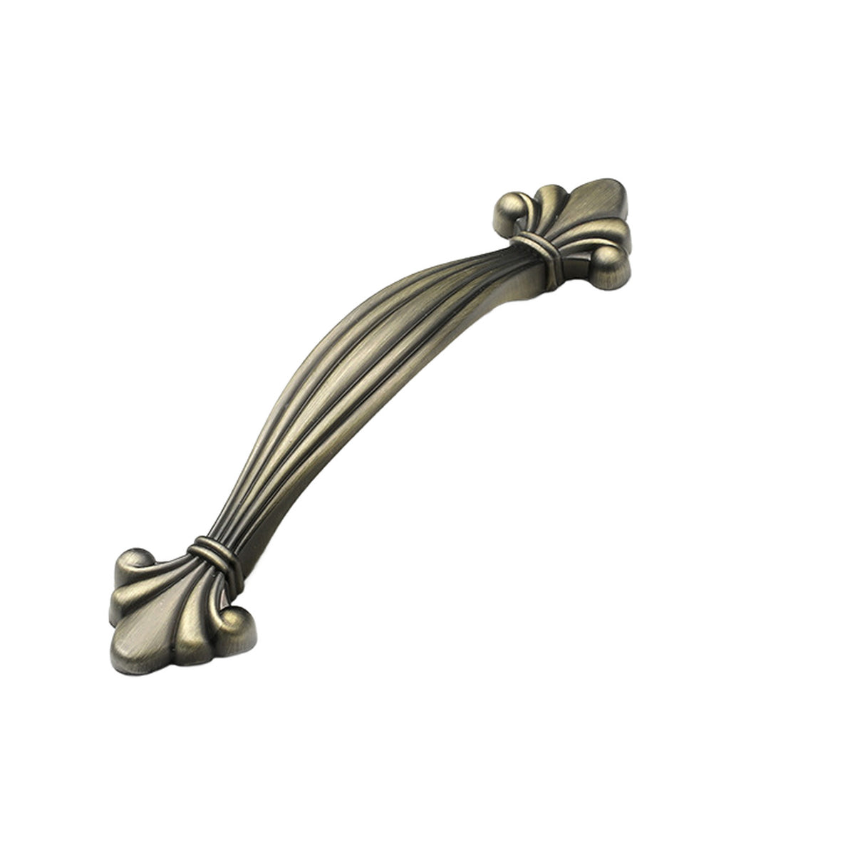 Fluted bridge pull with fan-shaped ornamental ends, variant #15, 96 mm.