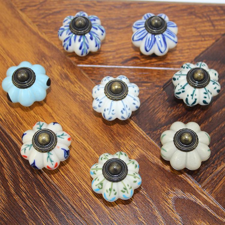 White Ceramic Handles Knobs 33x38mm Round Cupboard Kitchen Cup Drawer Bin Pulls Vintage Antique Bronze Cabinet Door Furniture Decor Hardware