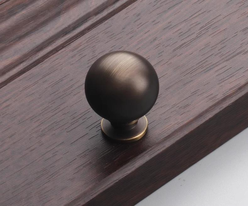 Aged Solid Brass Drawer Knob 25 31 25 mm 1" 1 1/4" 1" Antique Bronze Kitchen Door Drawer Pull Furniture Hardware Wholesale