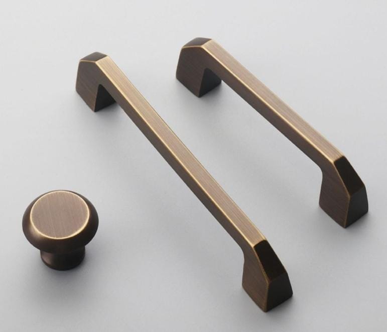 Aged Solid Brass Drawer Knob 30 26 30 mm 1 1/8" 1" 1 1/8" Antique Bronze Kitchen Door Drawer Pull Furniture Hardware Wholesale