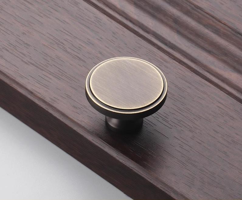 Aged Solid Brass Drawer Knob 34 22 34 mm 1 3/8" 7/8" 1 3/8" Antique Bronze Kitchen Door Drawer Pull Furniture Hardware Wholesale