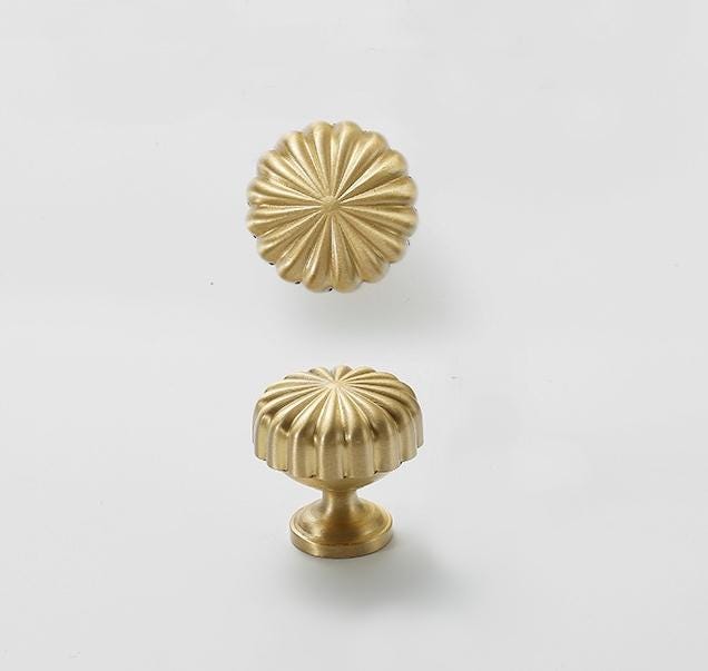 Solid Brass Flower Drawer Knob 30 mm 1 1/8 Inches Gold Color Kitchen Door Drawer Pull Furniture Hardware Wholesale