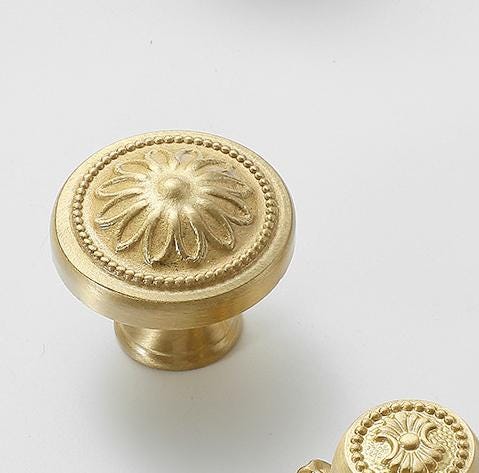 Solid Brass Flower Drawer Knob 25 30 mm 1 1 1/8 Inches Gold Color Kitchen Door Drawer Pull Furniture Hardware Wholesale