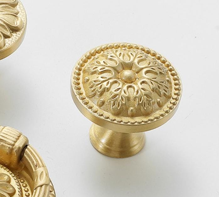 Solid Brass Flower Drawer Knob 30 35 mm 1 1/8 1 3/8 Inches Gold Color Kitchen Door Drawer Pull Furniture Hardware Wholesale