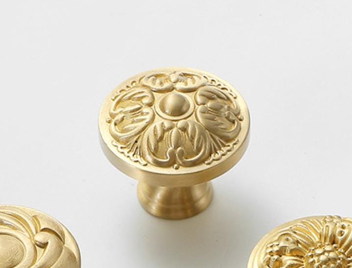 Solid Brass Flower Drawer Knob 30 35 mm 1 1/8 1 3/8 Inches Gold Color Kitchen Door Drawer Pull Furniture Hardware Wholesale