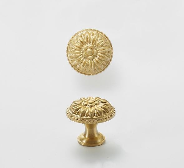 Solid Brass Flower Drawer Knob 25 27 mm 1 1 1/8 Inches Gold Color Kitchen Door Drawer Pull Furniture Hardware Wholesale