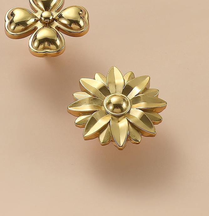 Solid Brass Flower Drawer Knob 24 45 mm 1 1 3/4 Inches Gold Color Kitchen Door Drawer Pull Furniture Hardware Wholesale