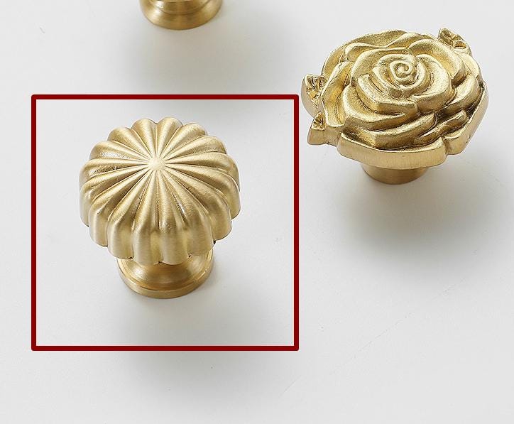 Solid Brass Flower Drawer Knob 30 mm 1 1/8 Inches Gold Color Kitchen Door Drawer Pull Furniture Hardware Wholesale