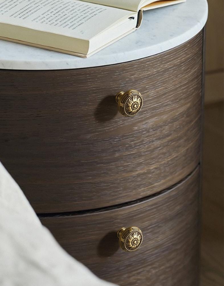 Aged Solid Brass Handles Knobs Cupboard Kitchen Cup Drawer Bin Pulls Antique Bronze Cabinet Door Furniture Decor Hardware Wholesale Bulk