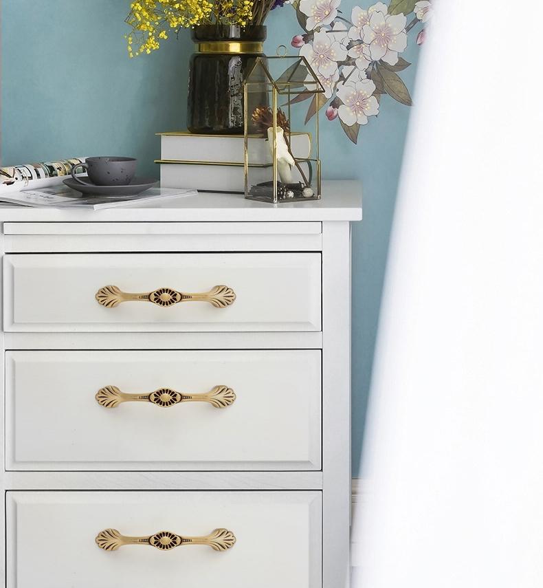Vintage Gold Cabinet Drawer Pulls Knobs Baroque Floral Design Solid Brass Antique Bronze Handles Classic Furniture Kitchen Wardrobe Décor