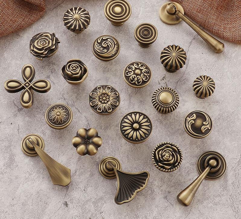 Vintage Art Deco Style Floral Cabinet Knobs Aged Antique Solid Brass Nature-Inspired Drawer Pulls Dresser Kitchen Furniture Boho Home Decor