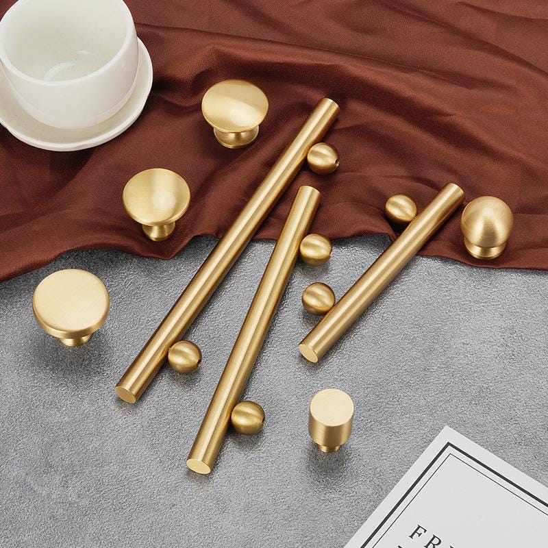 Matte Gold Brass Cabinet Handles Modern Minimalist Drawer Pulls Knobs Art Deco Fluted Design Industrial Loft-Style Luxury Kitchen Wardrobe