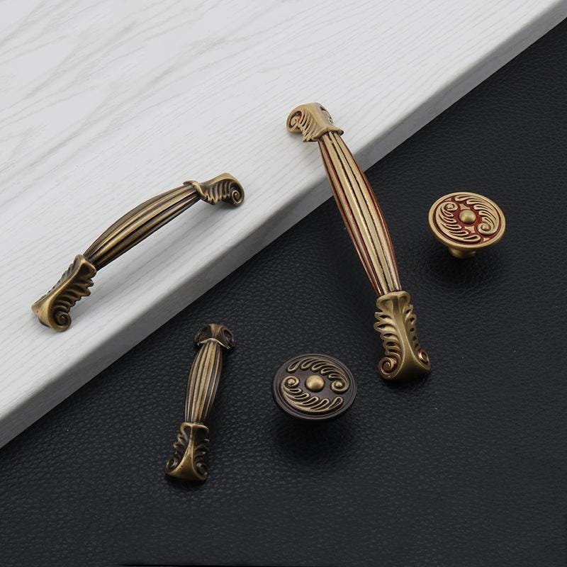 Vintage Baroque Cabinet Solid Brass Knobs Pulls Antique Bronze Handles with Decorative Scrolls Dresser Wardrobe Buffet Classic Furniture