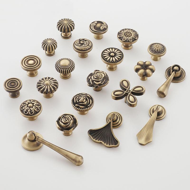 Vintage Art Deco Style Floral Cabinet Knobs Aged Antique Solid Brass Nature-Inspired Drawer Pulls Dresser Kitchen Furniture Boho Home Decor