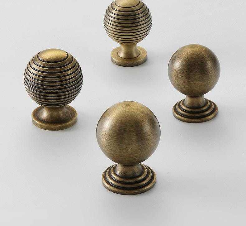 Antique Solid Brass Cabinet Knobs Classic Vintage Round Drawer Pulls Kitchen Cabinets Dressers Closets Furniture Renovation