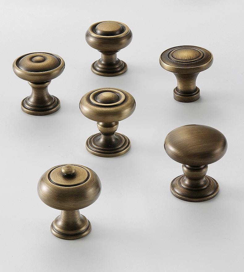 Aged Solid Brass Vintage Cabinet Drawer Pulls Cups Knobs Antique Tone Handles Classic Retro Kitchen Bedroom Dresser Wardrobe Furniture Decor
