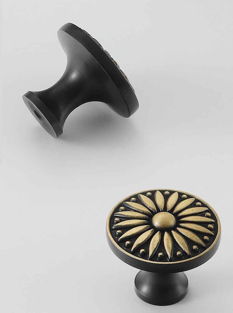 Elegant Floral Solid Brass Cabinet Knobs Classic Art Deco Style Drawer Pulls in Brass Black Gold Chrome Kitchen Furniture Makeover