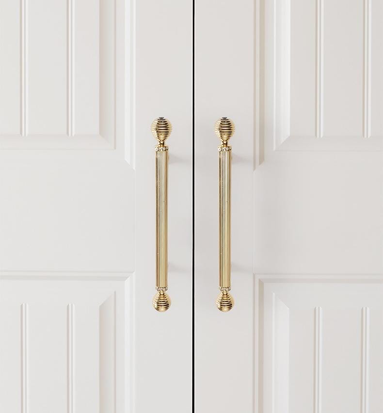 Luxury Art Deco Metal Cabinet Handles Knobs Black Crystals Polished Gold Finish Modern Classic Furniture Pulls Kitchen Bathroom Drawer