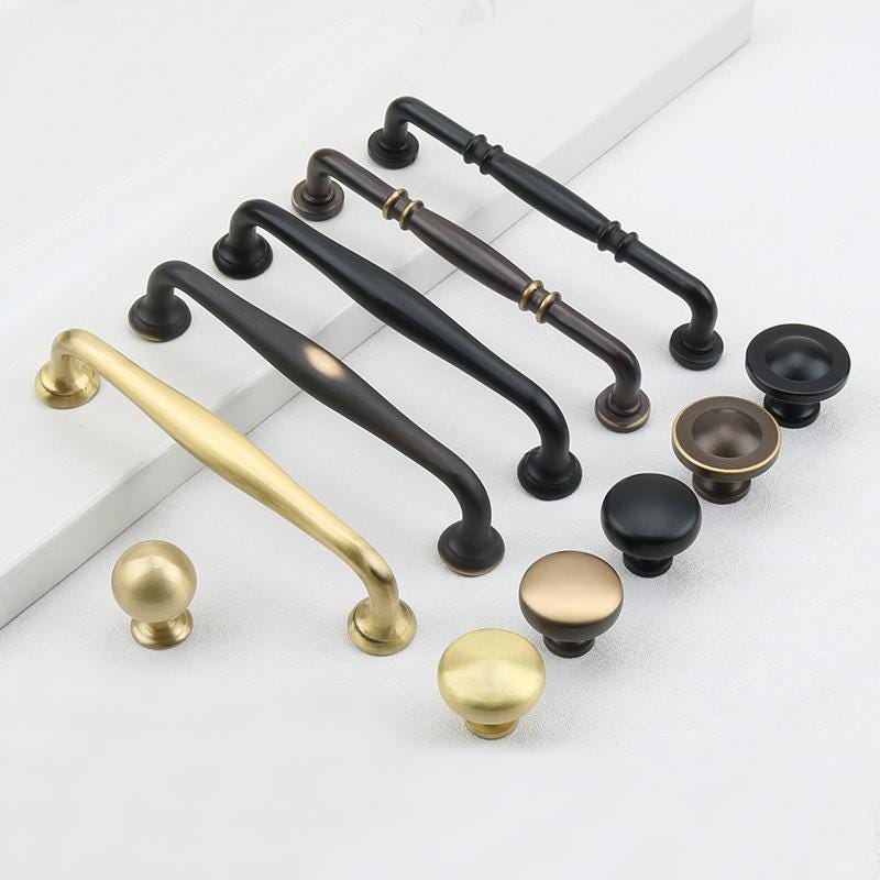 Classic Solid Brass Cabinet Handles Knobs Set Vintage-Style Brass Bronze Black Drawer Pulls Elegant Curves Round Domes Kitchen Furniture