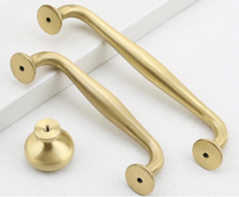 Classic Solid Brass Cabinet Handles Knobs Set Vintage-Style Brass Bronze Black Drawer Pulls Elegant Curves Round Domes Kitchen Furniture