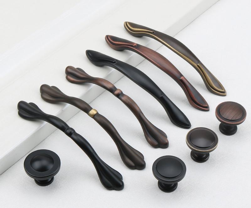 Vintage Style Solid Brass Cabinet Handles Knobs Classic Bronze Black Drawer Pulls Curved Designs Copper Patina Kitchen Furniture