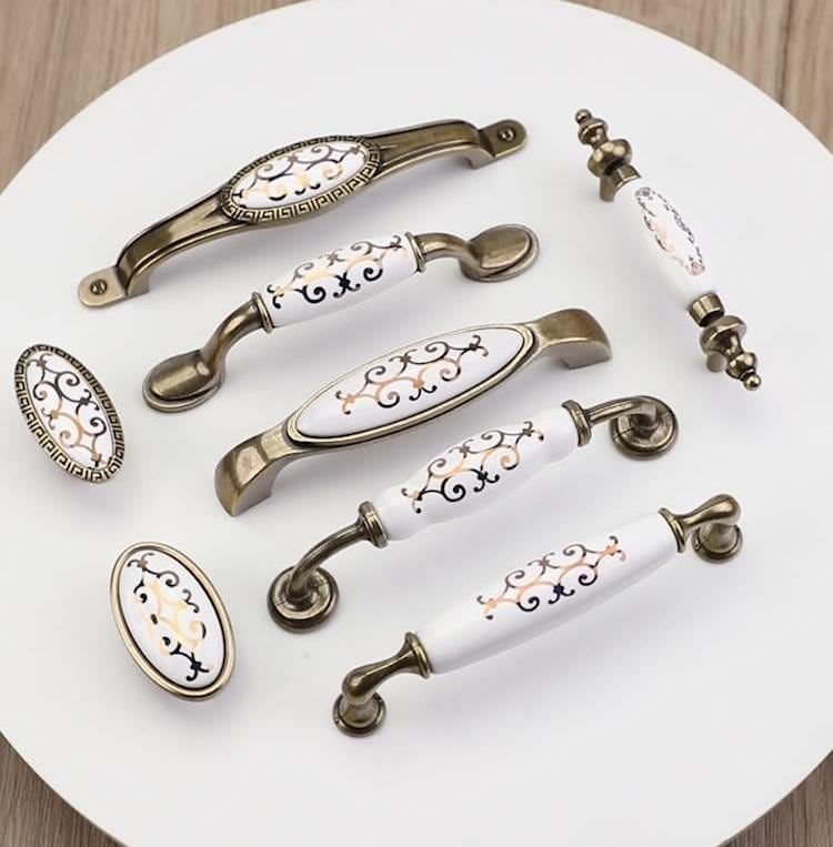 Vintage French Style Ceramic Metal Cabinet Handles Classic Bronze Drawer Pulls Floral Design Knobs Dresser Wardrobe Furniture Kitchen Decor