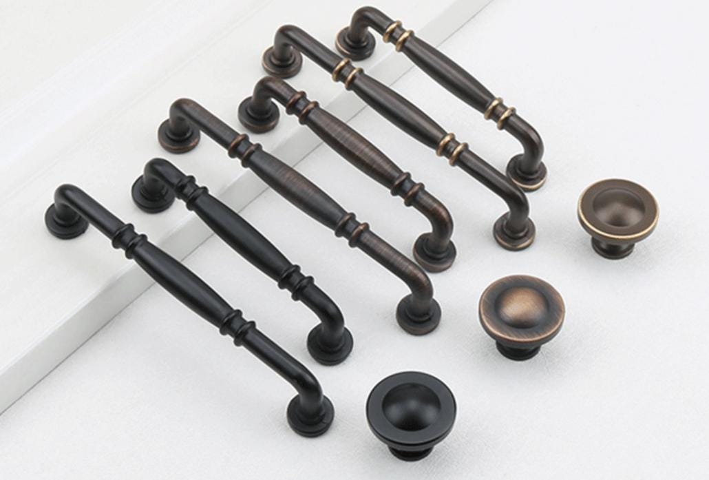 Classic Solid Brass Cabinet Handles Knobs Set Vintage-Style Brass Bronze Black Drawer Pulls Elegant Curves Round Domes Kitchen Furniture