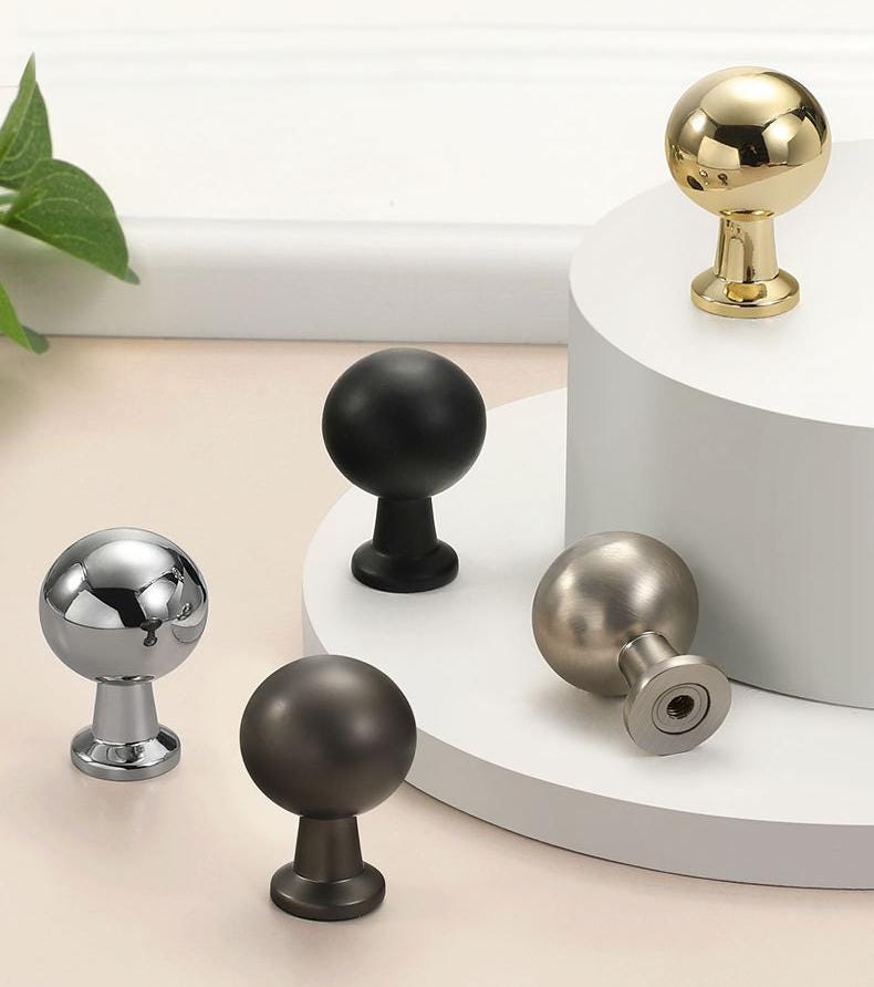 Modern Minimalist Round Metal Cabinet Knobs Black Gold Silver Matte Grey Finishes Kitchen Drawers Dressers Wardrobe Furniture Upgrade