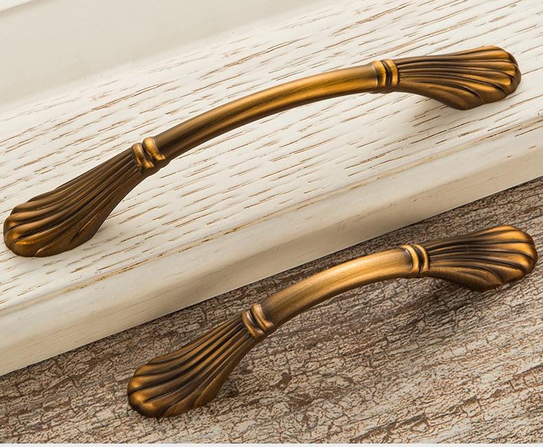 Neoclassical Art Deco Bronze White Gold Metal Cabinet Handles Elegant Drawer Pulls Furniture Knobs Dresser Closet Kitchen Cupboard Hardware
