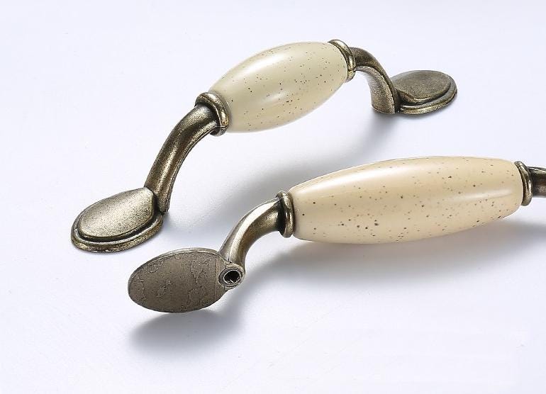 Vintage Country Ceramic Metal Cabinet Pull Handles Ivory Bronze Drawer Knobs Retro Rustic Dresser Handles Antique Kitchen Furniture Hardware