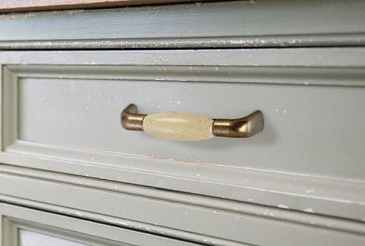 Vintage Country Ceramic Metal Cabinet Pull Handles Ivory Bronze Drawer Knobs Retro Rustic Dresser Handles Antique Kitchen Furniture Hardware