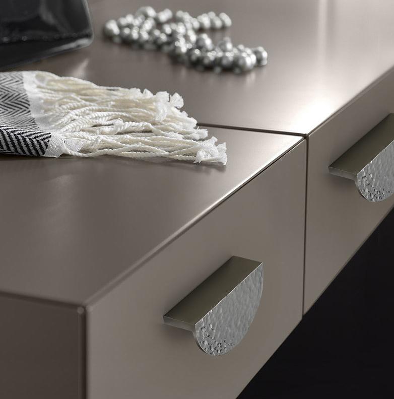 Modern Textured Chrome Solid Brass Cabinet Handles High Tech Drawer Pulls Minimalist Metal Knobs Kitchen Wardrobe Closet Furniture Drawers