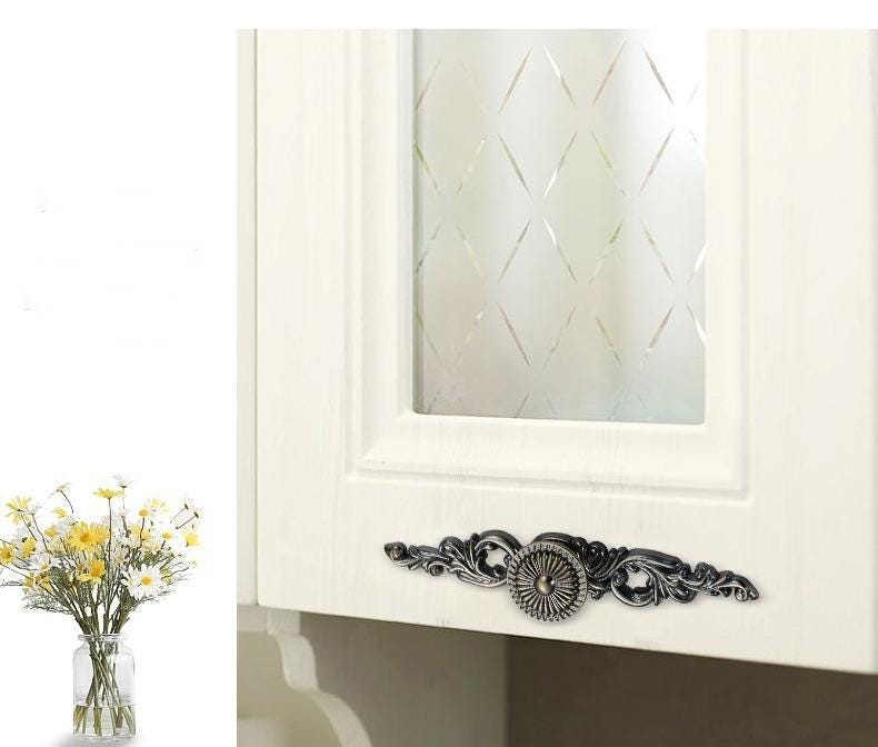 Baroque Vintage Metal Cabinet Handles Ornate Antique Drawer Knobs Classic Bronze Pulls Dresser Wardrobe Furniture Restoration European Style