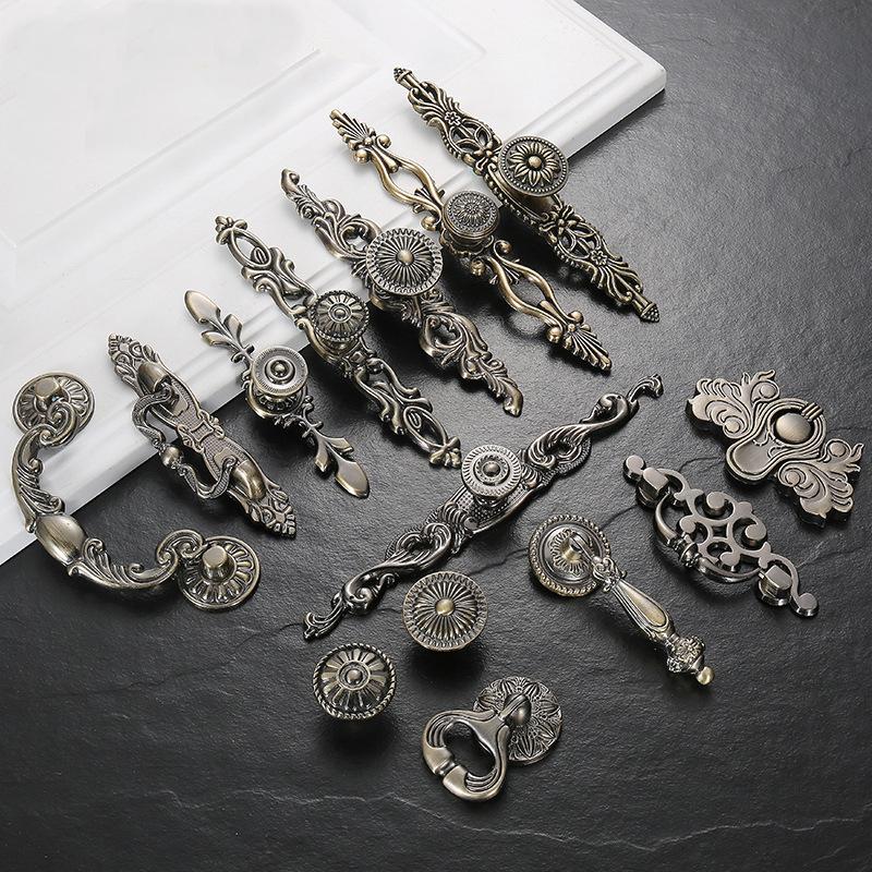 Baroque Vintage Metal Cabinet Handles Ornate Antique Drawer Knobs Classic Bronze Pulls Dresser Wardrobe Furniture Restoration European Style