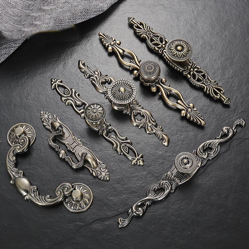 Baroque Vintage Metal Cabinet Handles Ornate Antique Drawer Knobs Classic Bronze Pulls Dresser Wardrobe Furniture Restoration European Style