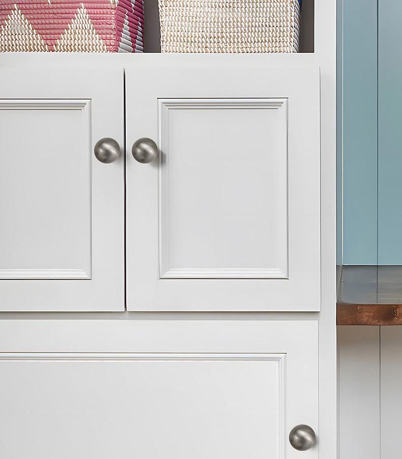 Modern Minimalist Round Metal Cabinet Knobs Black Gold Silver Matte Grey Finishes Kitchen Drawers Dressers Wardrobe Furniture Upgrade