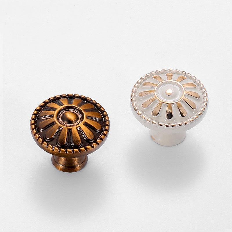 Vintage Floral Metal Cabinet Knobs Classic Bronze Silver Black Gold Drawer Pulls Decorative Retro Handles Furniture Kitchen Closet Cupboard