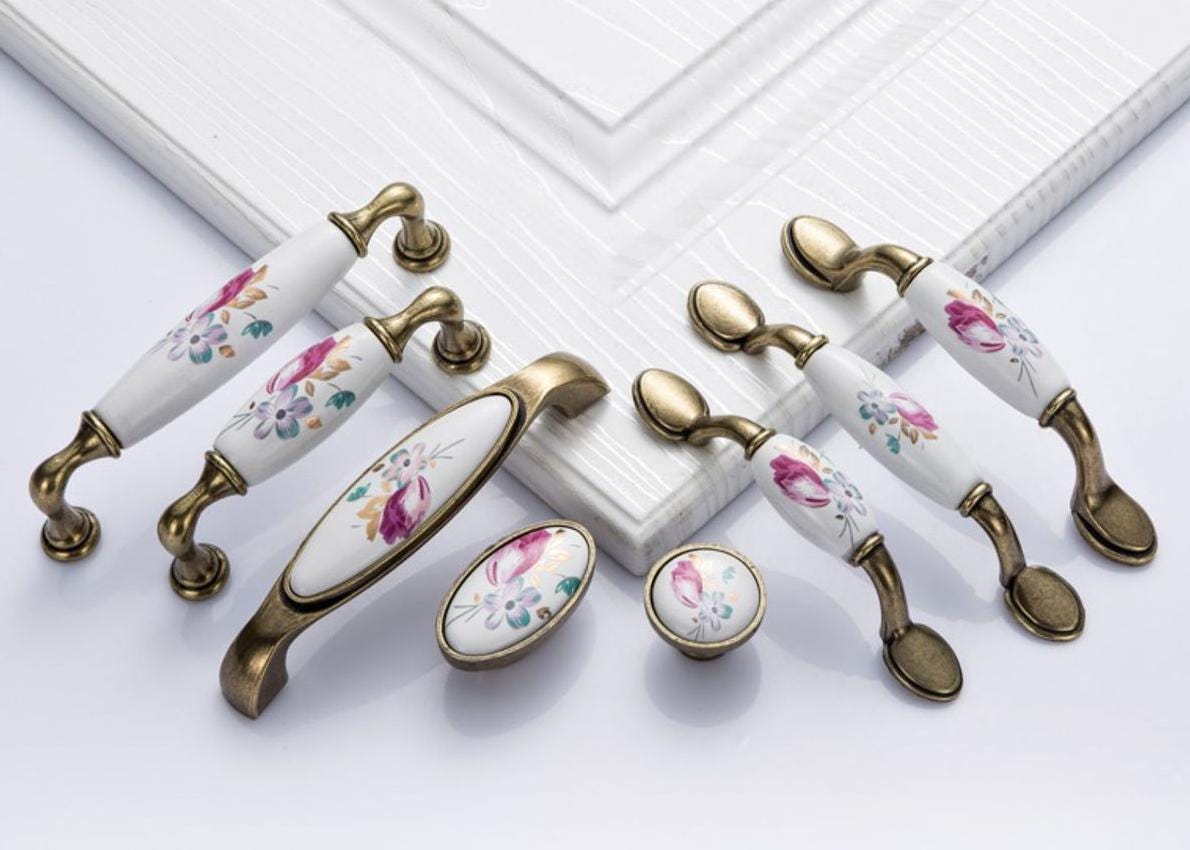 Vintage Ceramic Metal Cabinet Handles Bronze Floral Drawer Pulls Classic Kitchen Knobs Wardrobe Handles Furniture Hardware Provence Style