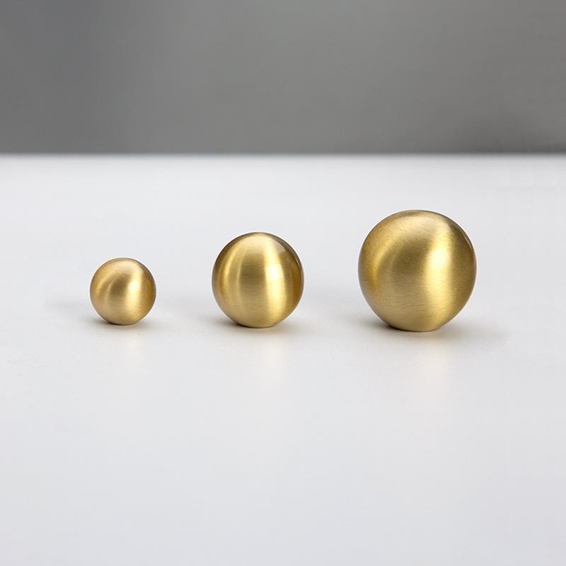 Solid Brass Cabinet Knobs Modern Round Ball Shape Minimalist Drawer Pulls Gold Finish Furniture Handles Wardrobe Kitchen Hardware
