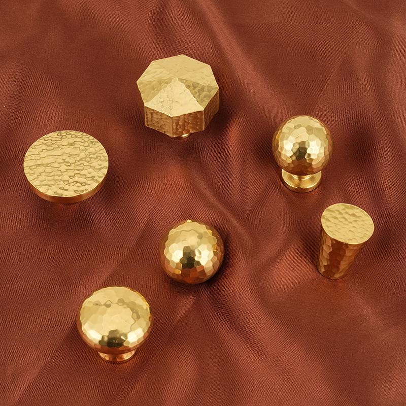 Solid Brass Hammered Texture Cabinet Handles Knobs Polished Gold Finish Pulls For Kitchen Furniture Closet Drawers Wardrobe Cupboard Decor