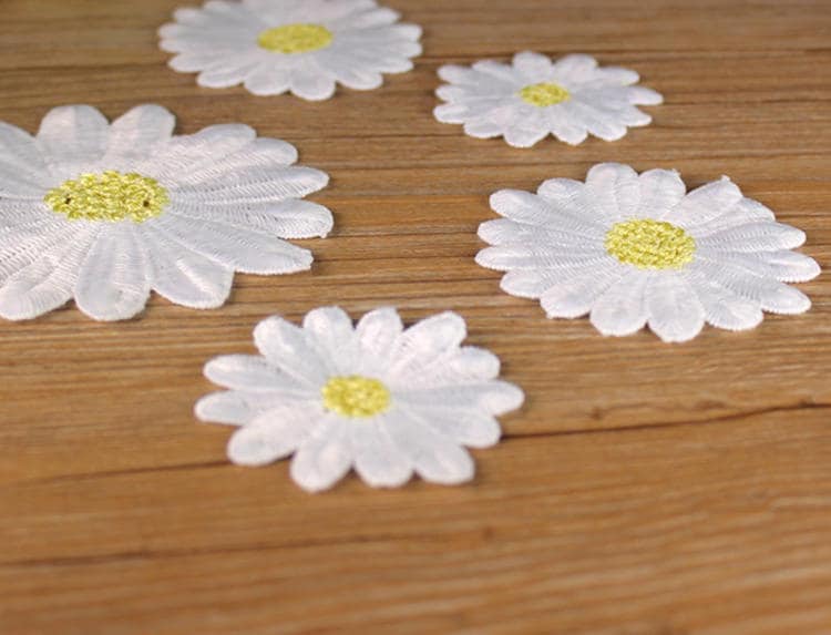 White Daisy Gerbera Flower Applique Embroidered Floral Sew-on Patch Large Big 4" Rustic Country Denim Boho Sewing Decor Clothing Kid Hat Bag