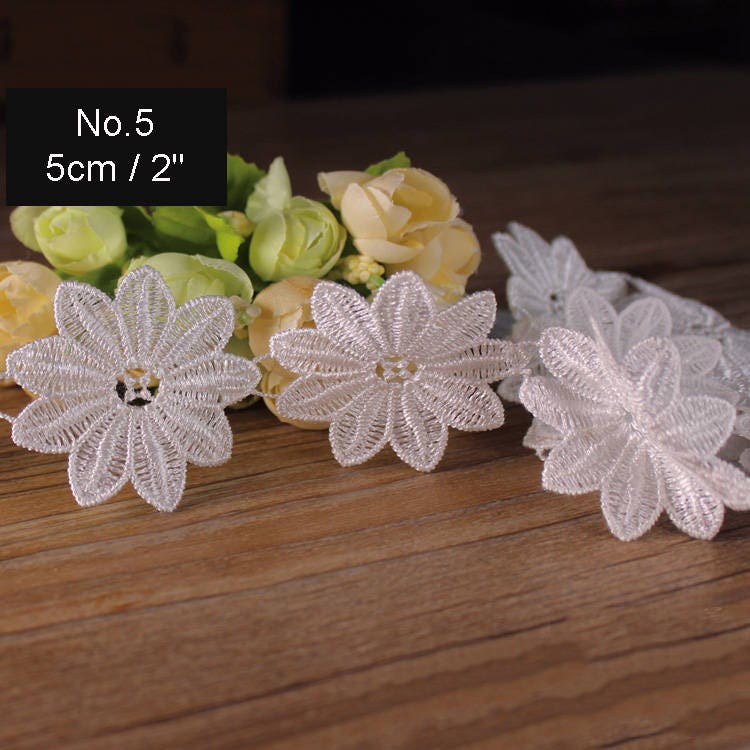 Embroidered Daisy Flower Lace Trim