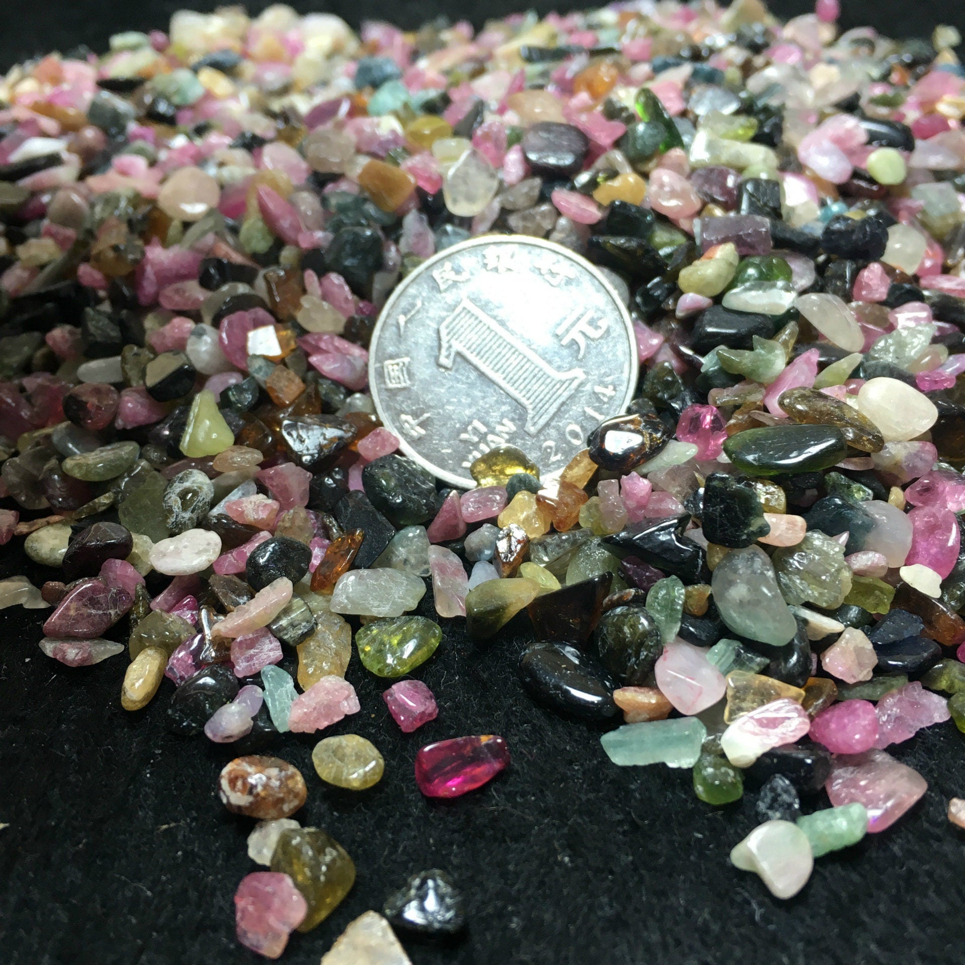 Natural Tourmaline Fish Aquarium Gravel 3.5oz Colored Vase Filler Gems Rocks Pebbles Stones For Jewelry Decor Chips Decoration Supplies