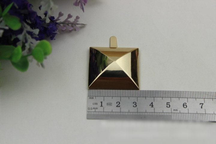 Metal Purse Charm Label Pyramid Square 30mm Gold Hardware Leather Bag Handbag Clutch Backpack Vintage Diy Handmade Decoration Supplies